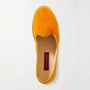 Brand New Vibi Venezia yellow velvet slipper